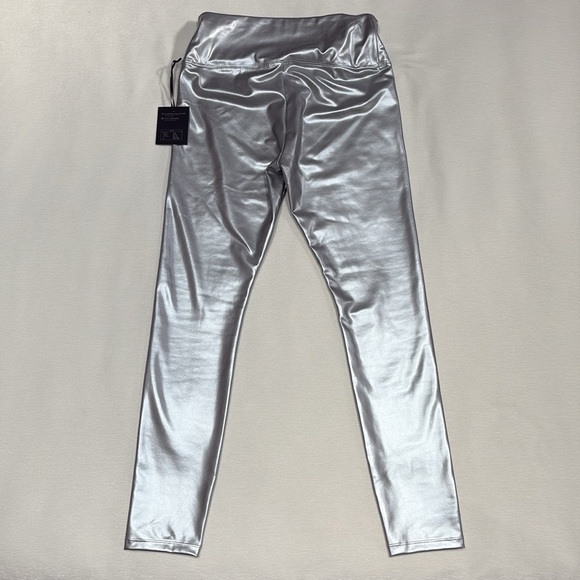 Simply Vera High Rise Shaping Faux Leather Metallic Silver Legging- brand new - Picture 14 of 14